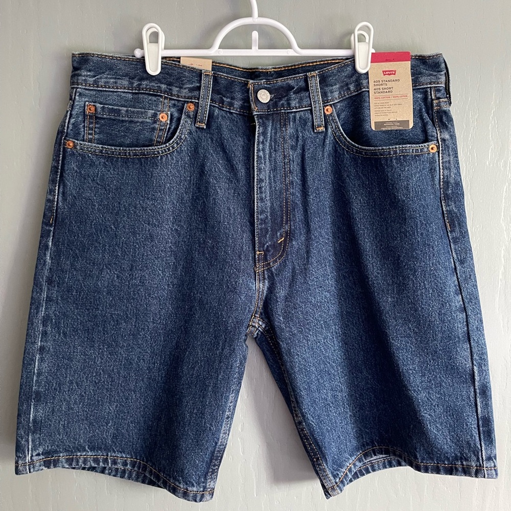 NWT Levi’s  Blue 405  Standard Jean Shorts Classic Denim Style Men’s 36x10 *New*